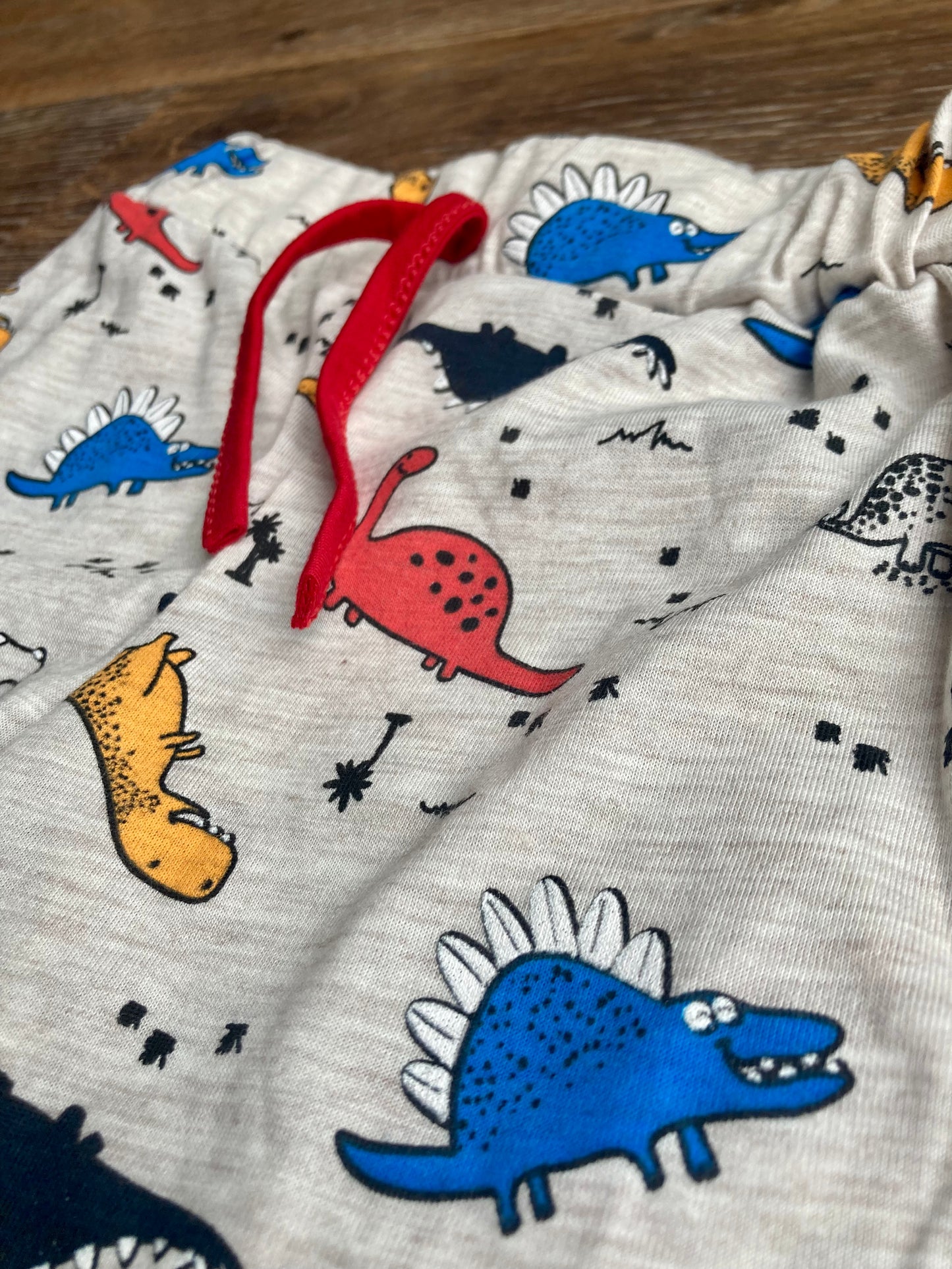 KIDS DINO SHORTS DESIGN 1